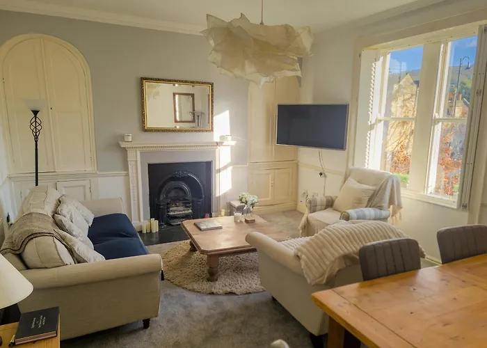 Stunning Georgian Spacious Apartment Central Bath